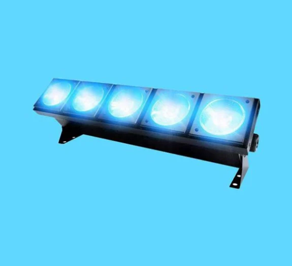 LED cyclorama lighting fixture